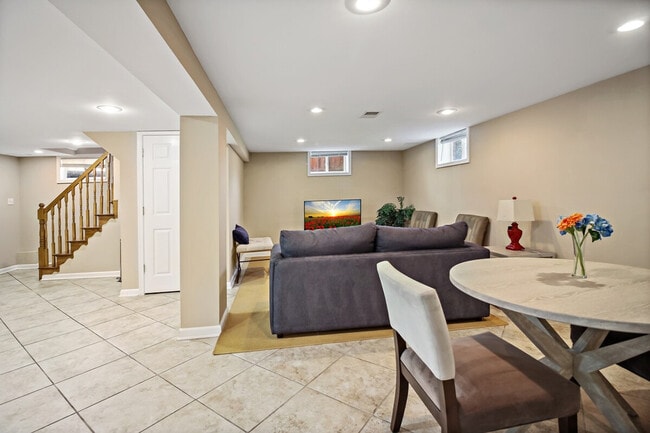 Photo - 300 Lawton St Unit ID1395510P