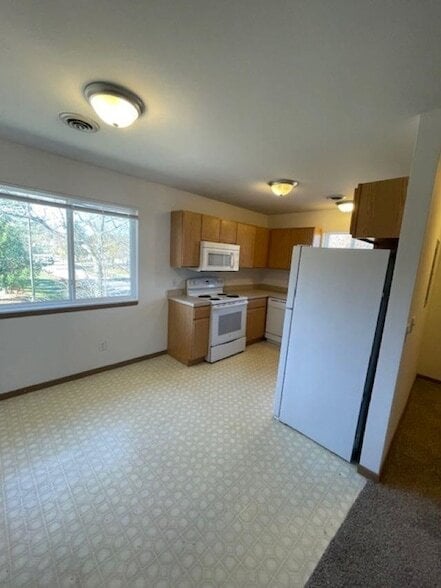 Photo - 4915 Universal Dr