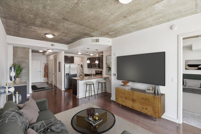 Building Photo - Skyhouse Buckhead