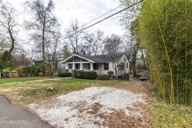 Photo - 5501 Lake Shore Dr