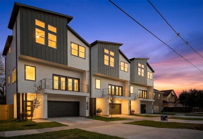 Photo - 3003 Delano St