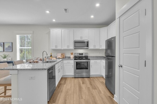 Photo - 6032 Beckington Dr