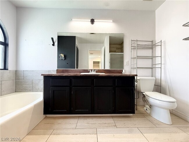 Photo - 2066 Waverly Cir
