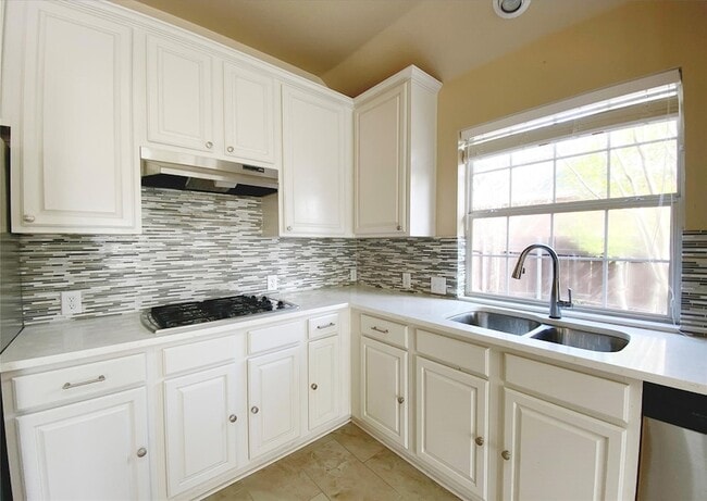 Photo - 3224 Heatherbrook Dr