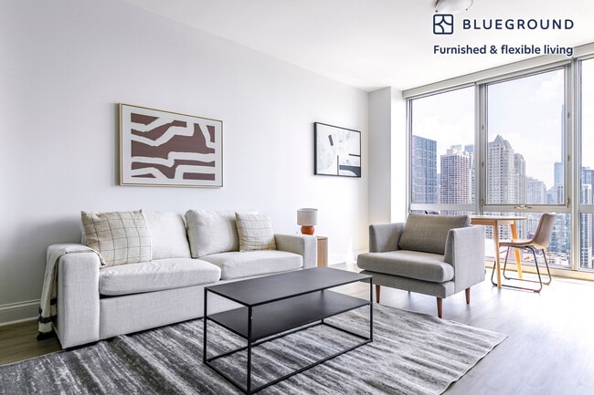 Building Photo - 2 W Delaware Pl Unit FL31-ID1284