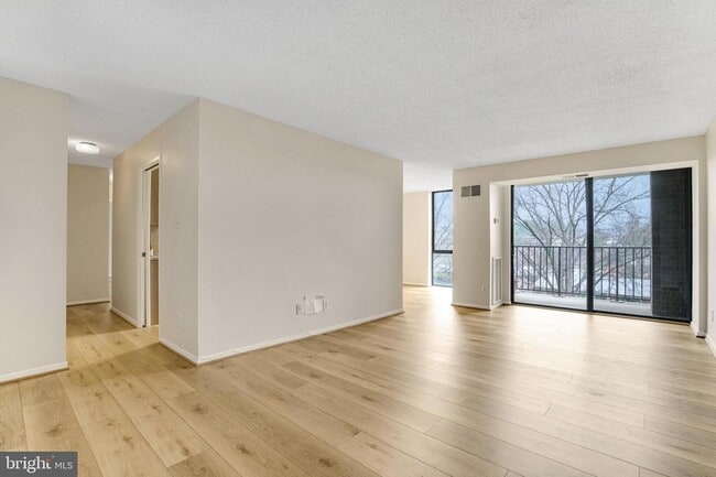 Photo - 2300 Pimmit Dr Unit 308W