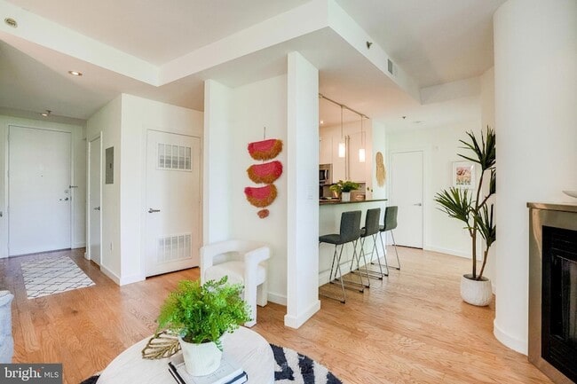 Photo - 1300 13th St NW Unit 309
