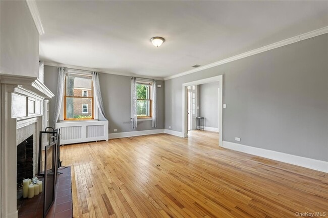Photo - 315 Ellington Ave E