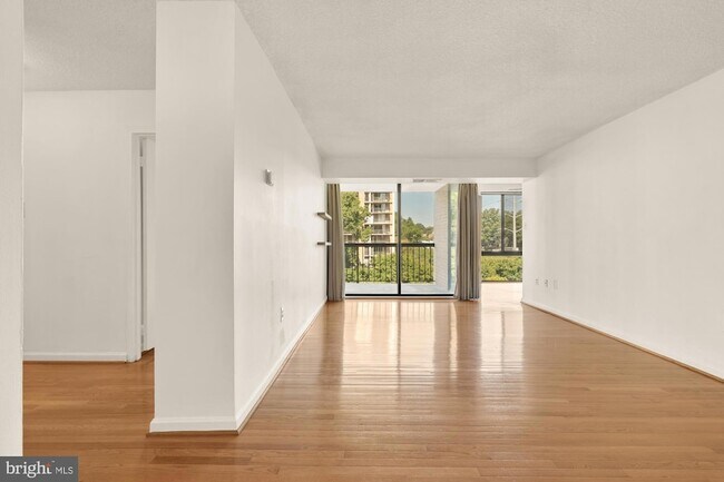 Photo - 4500 S Four Mile Run Dr Unit 304