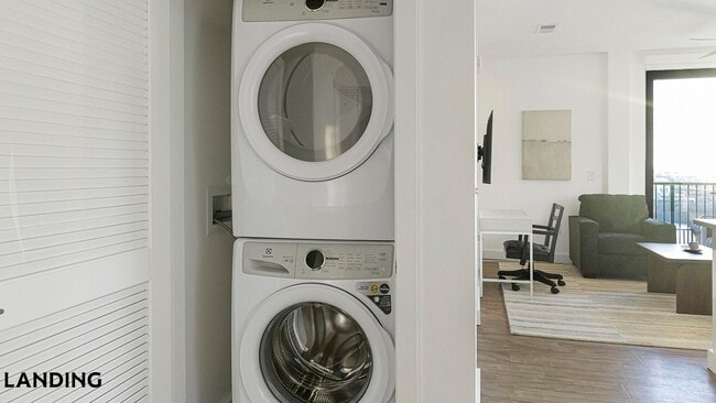 Photo - 1007 S Mint St Unit 801