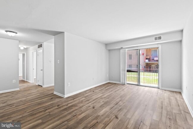 Photo - 229 43rd Rd NE