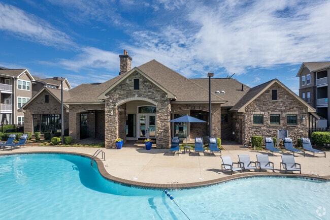 Building Photo - The Vinings at Laurel Creek