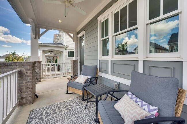 Photo - 1043 Calico St