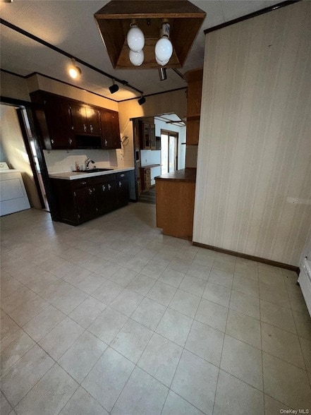 Photo - 460 S Bayview Ave Unit 1st Fl