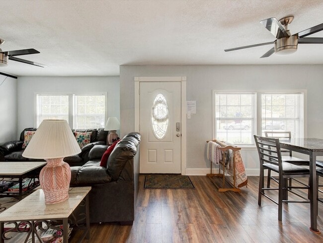 Photo - 2801 W Biddison St
