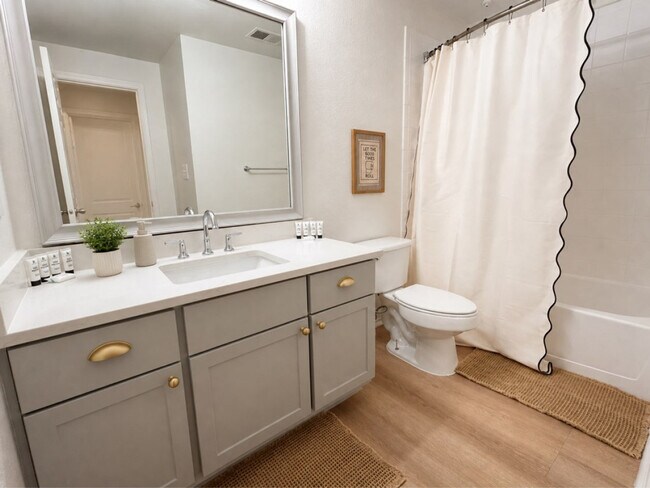 Photo - 2300 Kathryn Ln Unit SI FL2-ID1579206P