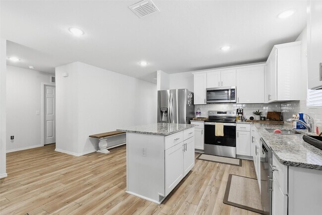 Photo - 10101 Newtown Dr