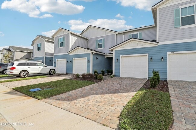 Photo - 260 Brandon Lks Dr