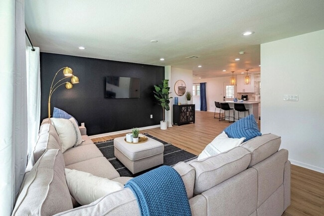 Building Photo - 10058 Timberoak Dr Unit SI ID1285757P