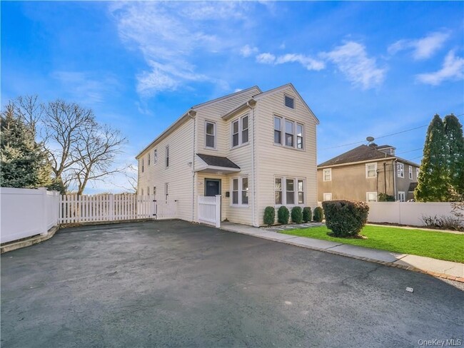 Building Photo - 29 Fremont St Unit B