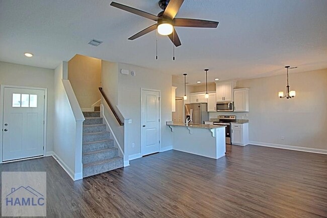 Photo - 681 Abode Ave