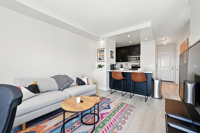 Photo - 899 Pine St Unit FL16-ID1245521P