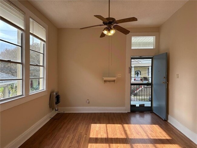 Photo - 844 Roosevelt Pl