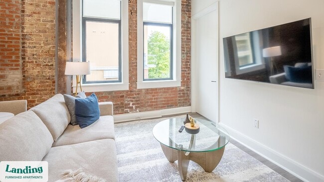 Photo - 425 20th St S Unit 200.579033