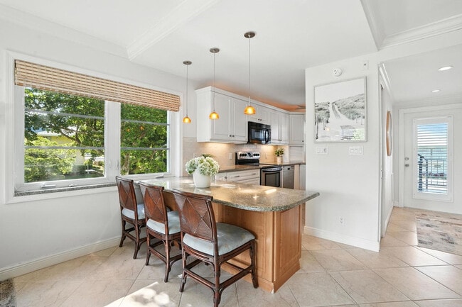 Photo - 636 Broad Ave S Unit FL2-ID1259386P