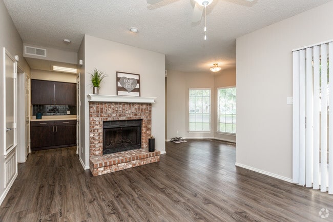 1BR, 1BA - 664SF (The Monterey) Living Room - Summer House Apartment Homes