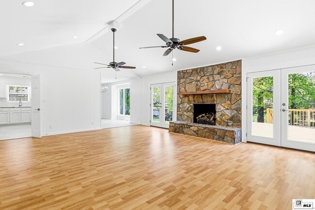 Photo - 203 Dupont Dr