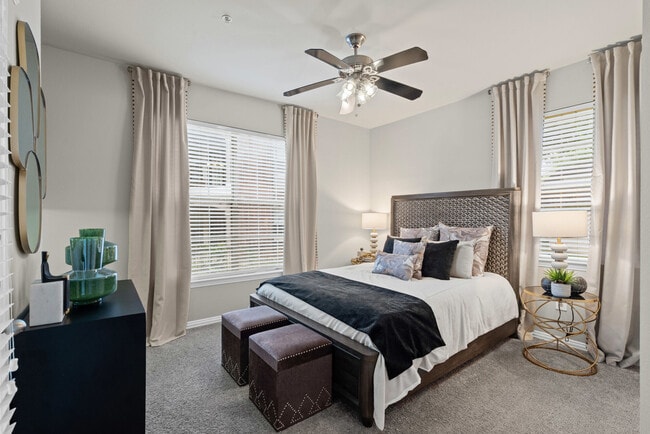 Photo - Grapevine 2499