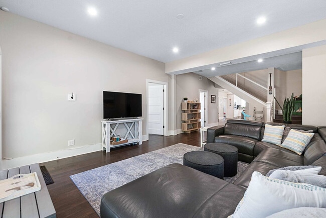 Photo - 76 Sanford St Unit ID1281941P