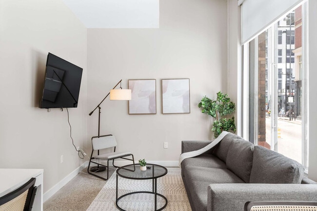 Photo - 205 W 4th St Unit SI ID1465696P