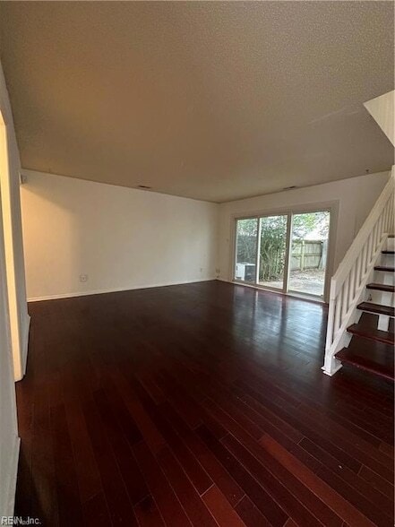 Photo - 819 Dryden St