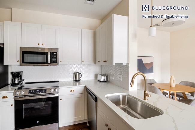 Photo - 1501 W Howard Ln Unit FL5-ID365