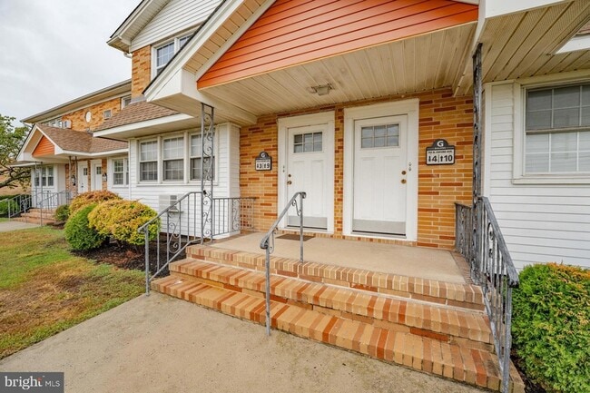 Photo - 703 N Oxford Ave Unit G9