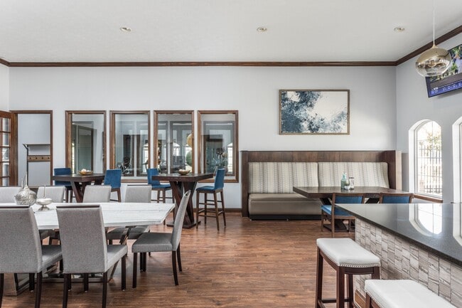 Photo - Maple Knoll Apartments