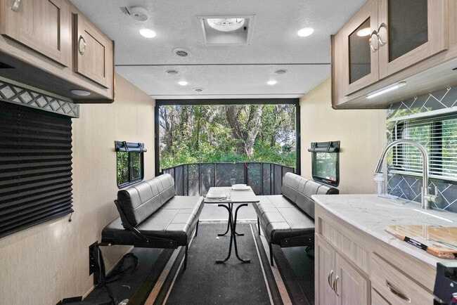 Photo - 2014 Newman St Unit ID1094228P