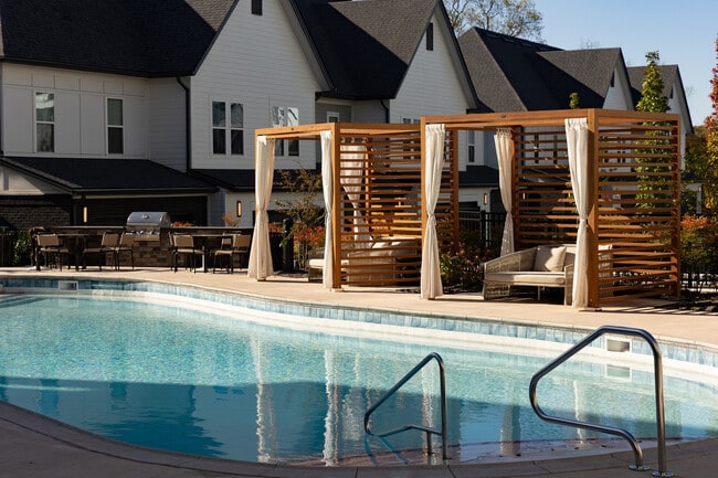 Photo - Livano Springdale