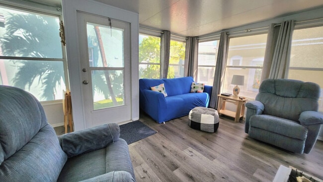 Building Photo - 1277 Nettles Blvd Unit SI ID1537525P
