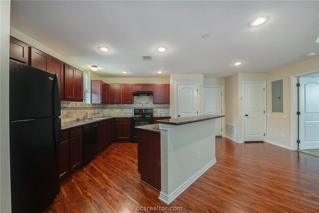 Photo - 1915 Dartmouth St Unit 2021