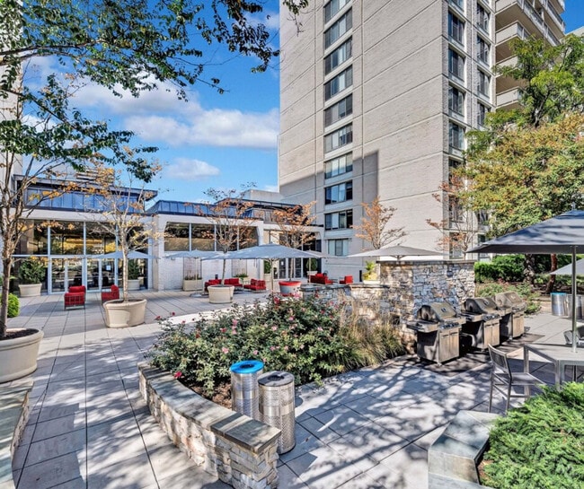 Photo - 2200a Crystal Dr Unit ID1330187P