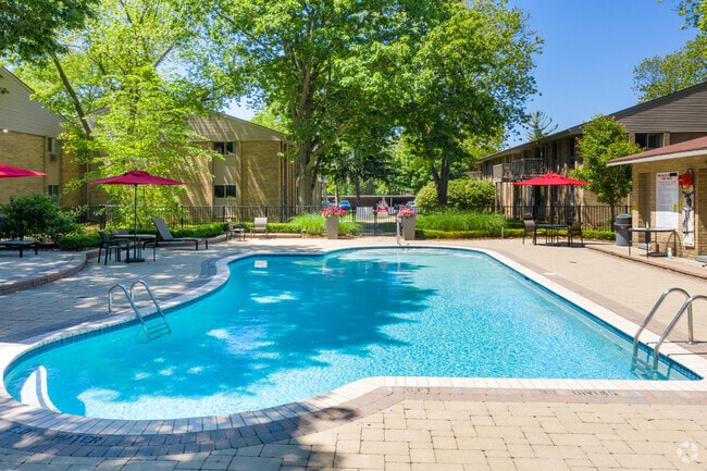 Swimming Pool - Pine Valley