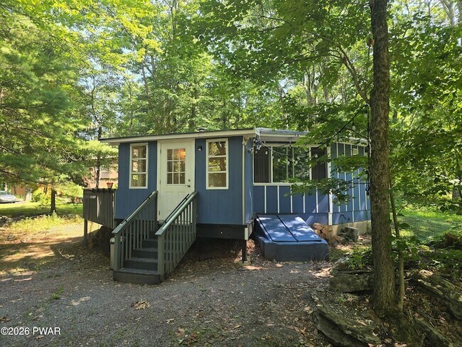 Photo - 127 Longridge Dr