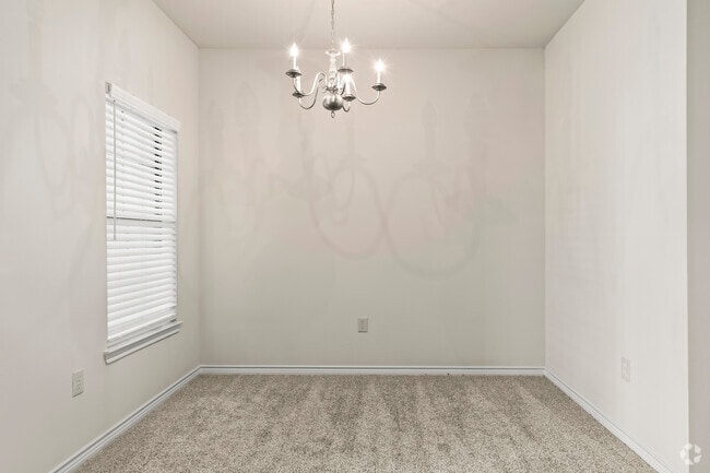 1BR, 1BA - 751 Sq. Ft. - Dining Room - Mansions of Mansfield