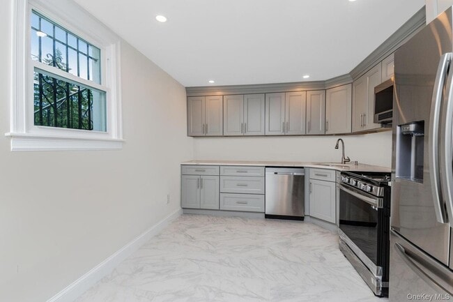 Photo - 2 Bryn Mawr Pl Unit Gr Level