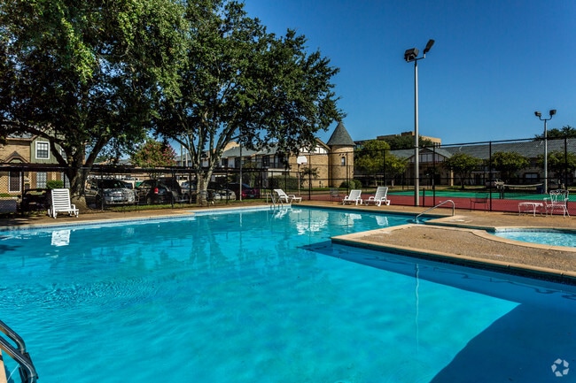 Photo - Nottingham Apartments