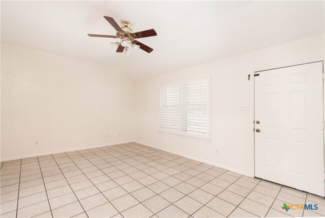 Photo - 11 Basswood Ct