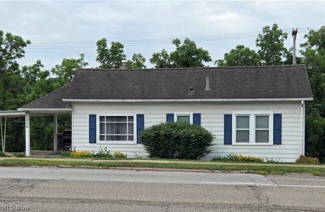 Building Photo - 208 W Main St